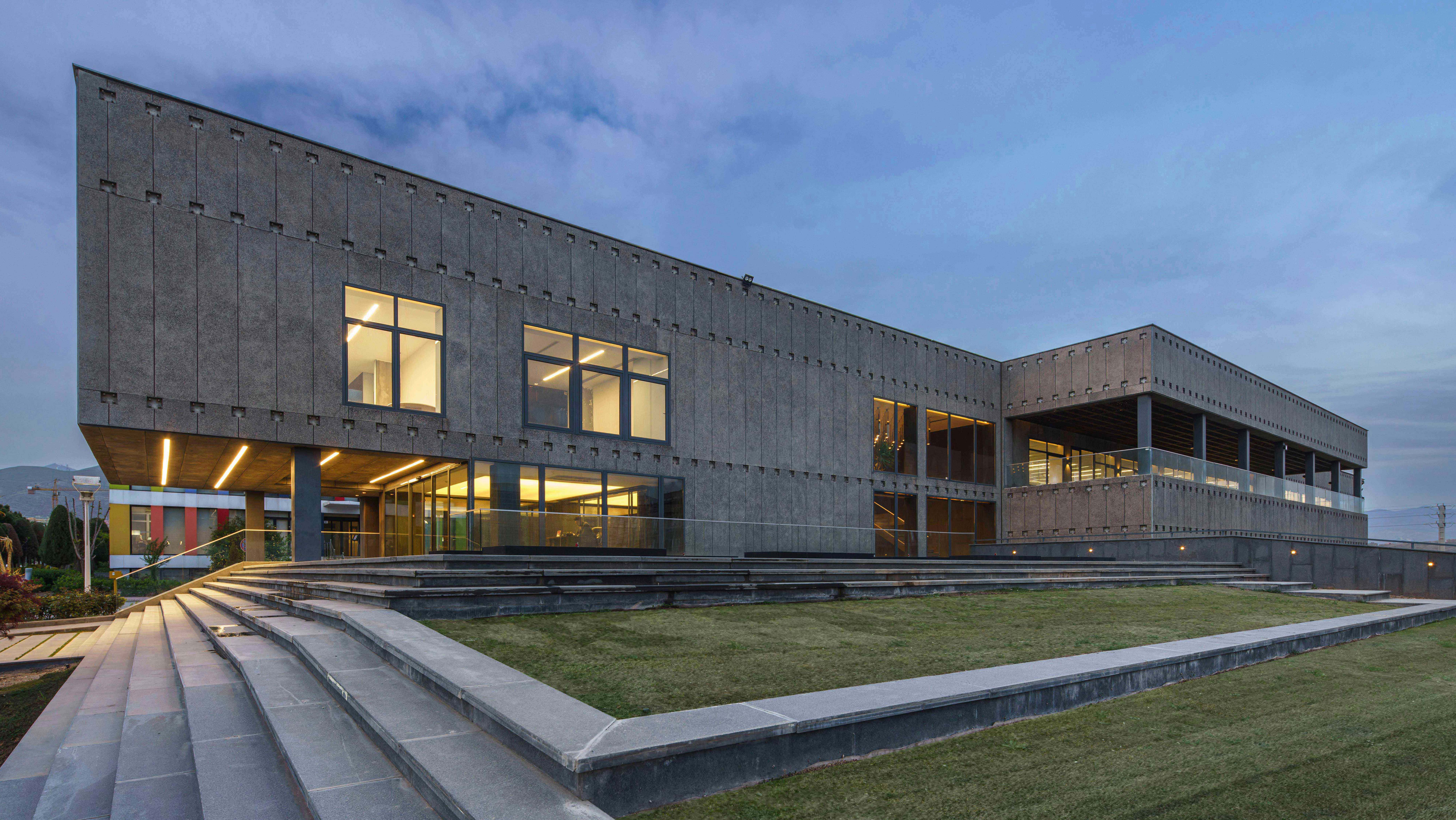 00--Welcoming-Page-06